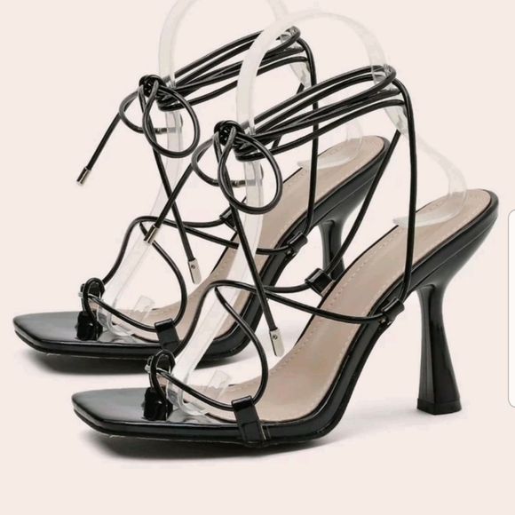 Strappy heeled sandals - Picture 3 of 4